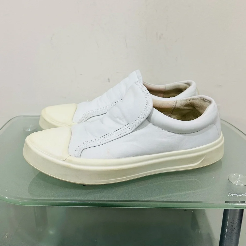 Ecco Women’s White Slip One Sneakers‎ Size 39/ US 8,5 Soft